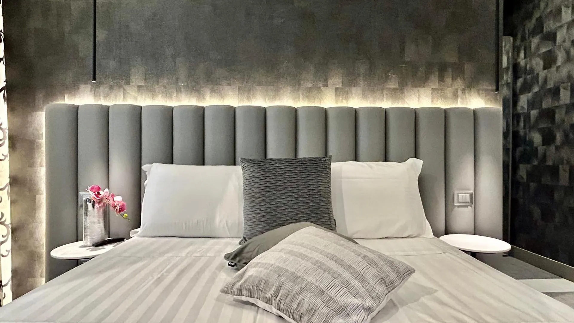 Private Luxury Suites Roma 2*,