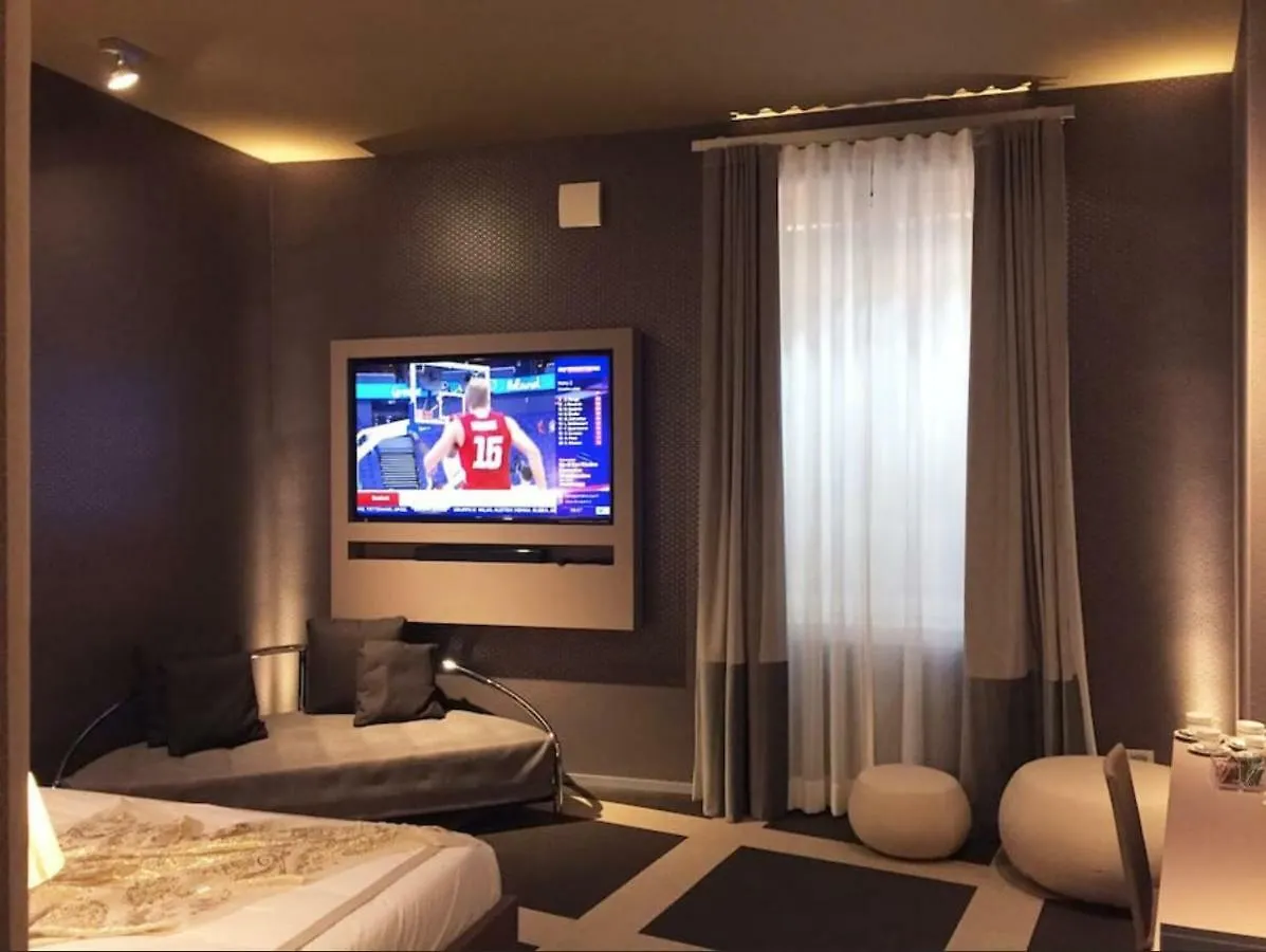 Private Luxury Suites Roma 2*,