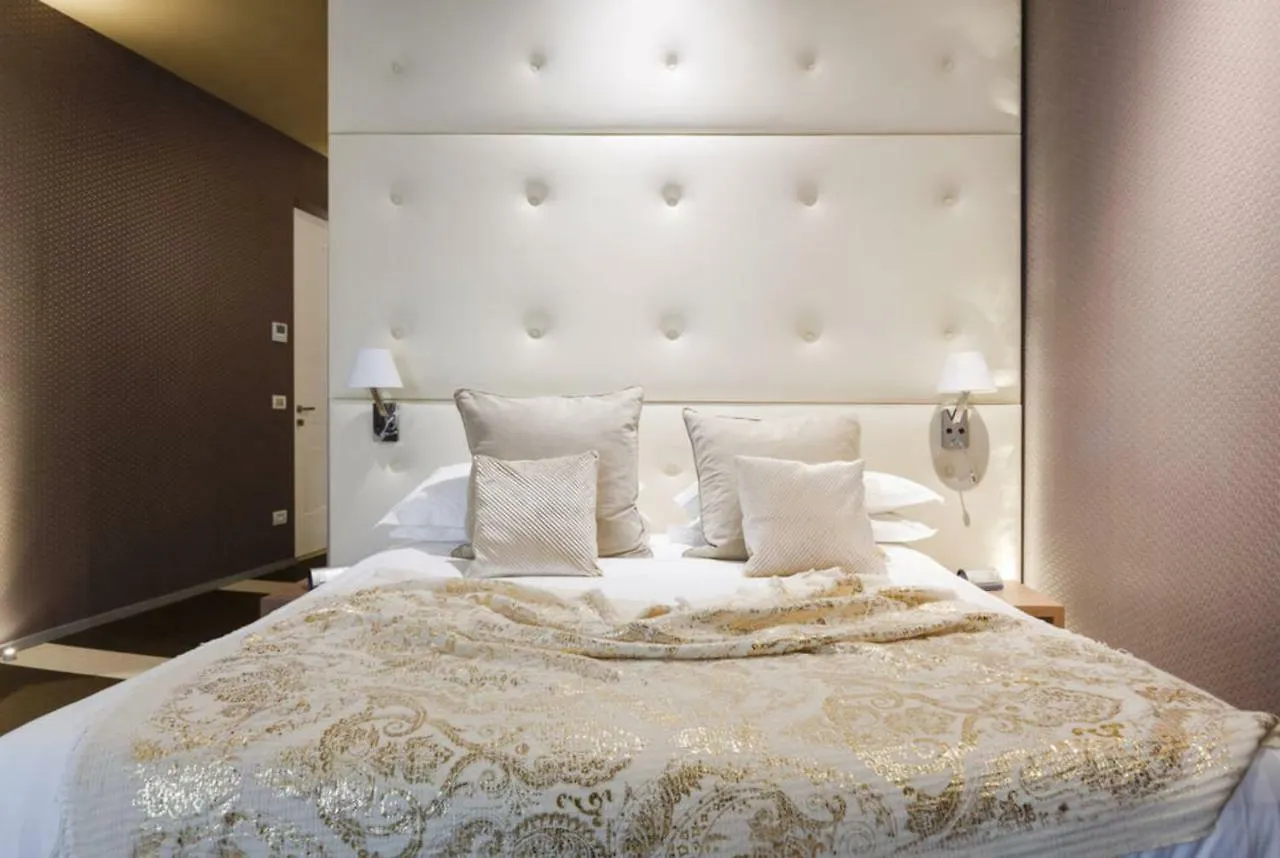 Private Luxury Suites Roma 2*,