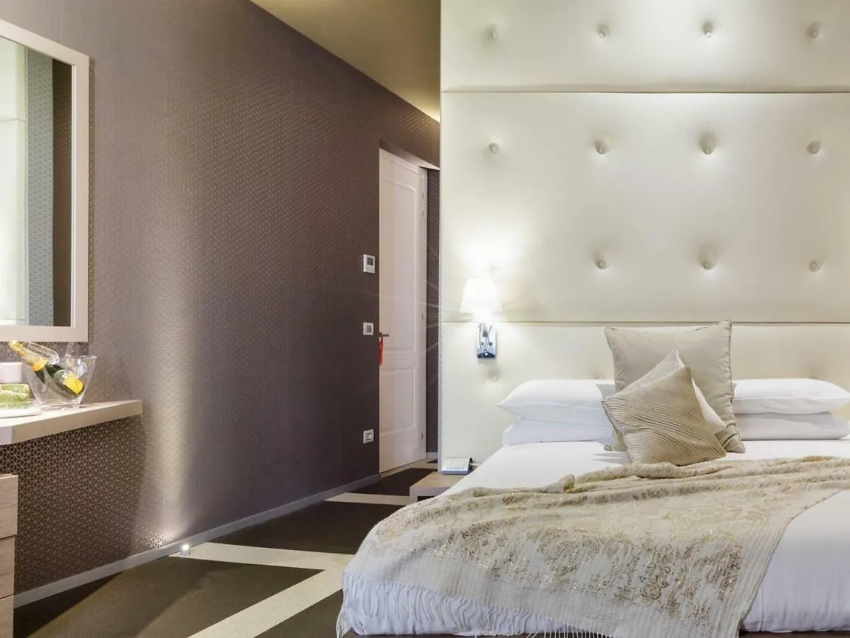 Private Luxury Suites Roma 2*,