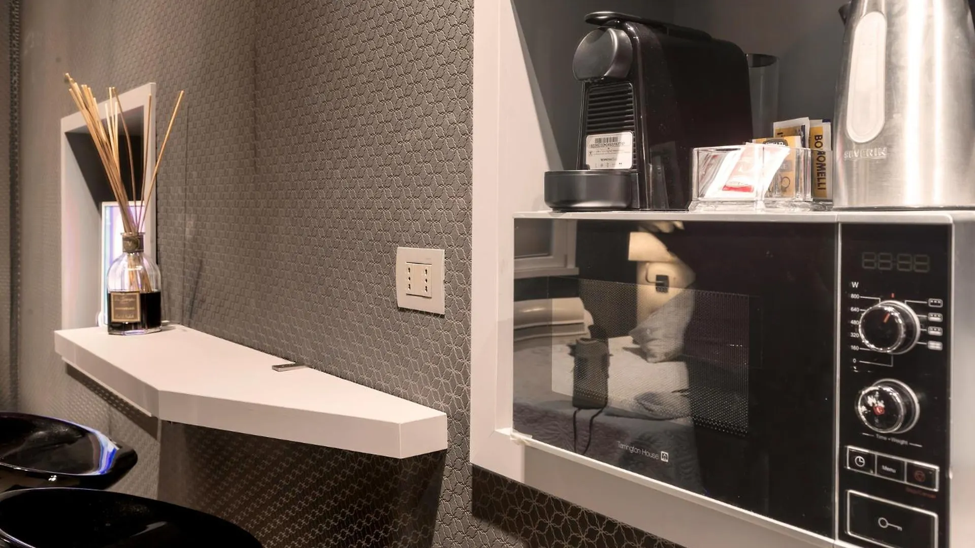 Private Luxury Suites Roma 2*,  Italia