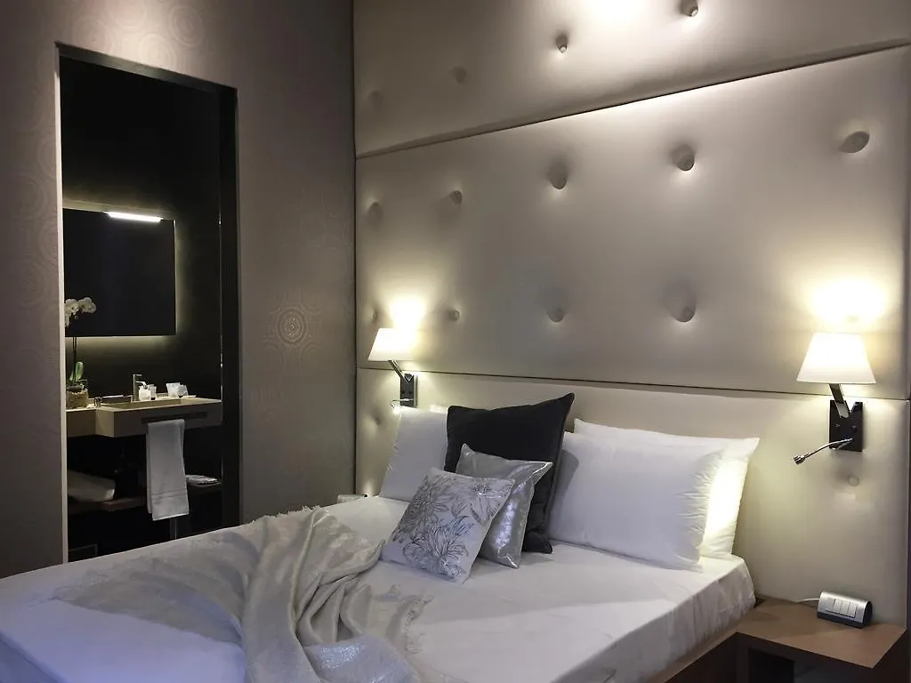 Private Luxury Suites Róma 2*,
